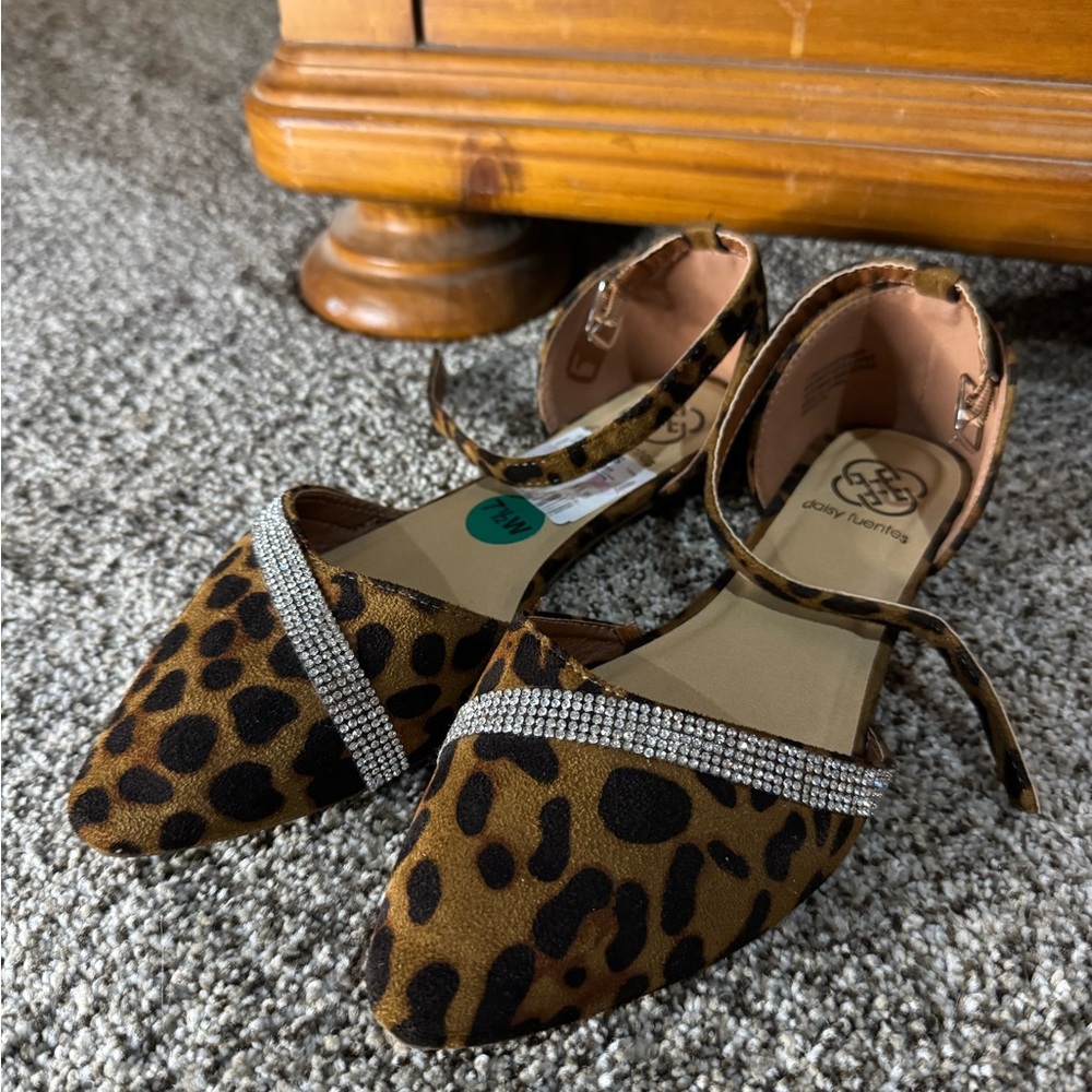 Daisy Fuentes Brown and Black Leopard Print Flats